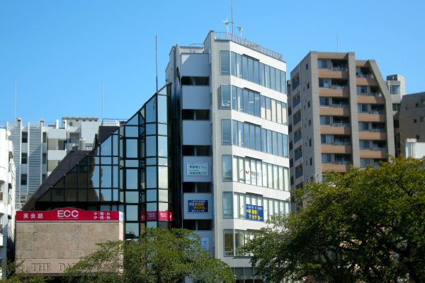 国立店外観写真